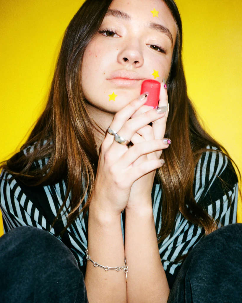 starface-lip-balm-so-strawberry-lifestyle-portrait.jpg.webp