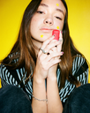 starface-lip-balm-so-strawberry-lifestyle-portrait.jpg.webp