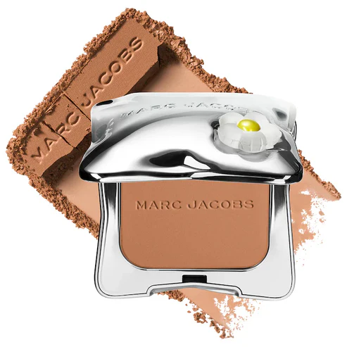 Marc Jacobs Beauty  Legally Bronze Talc-Free Blurring Powder Bronzer (LIGHT)